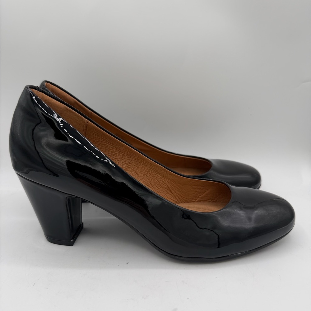 Sofft Anna Marie Black Patent Leather 2.5 Inch Heel Size 8.5 Like New